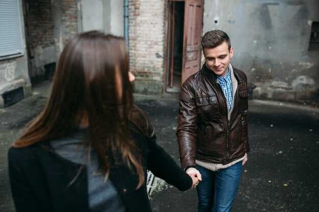 On Abusive Relationships - How They Start and Why We Stay