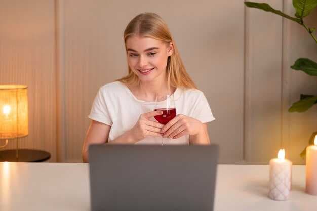 Female Online Dating - Real Experiences, Lessons & Tips