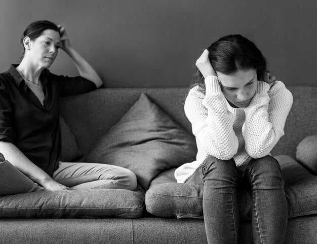 Low Mood, Sadness & Depression - Symptoms, Causes & Help