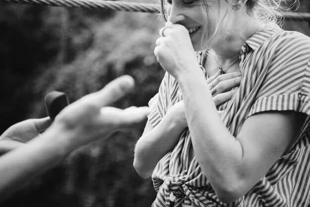 WHEN THEY REACH OUT, ITâS NOT LOVE, ITâS FEARïŒ Painful Truth About Avoidant Comebacks ïœ Mel Robbins