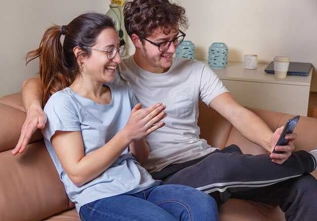 Is a Polyamorous Relationship Right for You? Signs, Pros & Tips