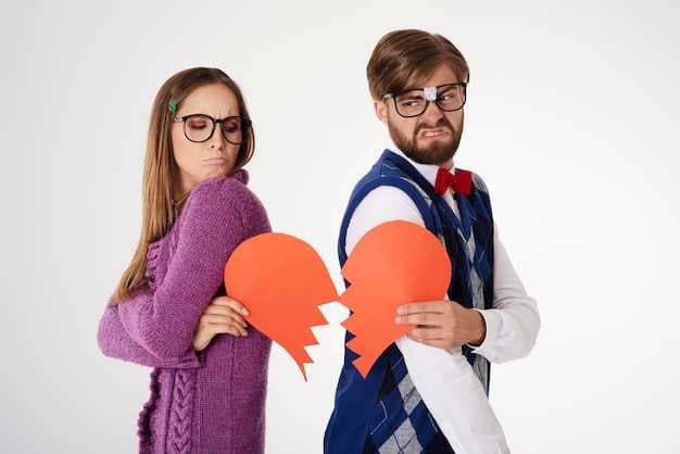 When Avoidants Finally Feel Loved⌠They Do THIS (Hidden Signs of Trust) ď˝ Avoidant attachment style