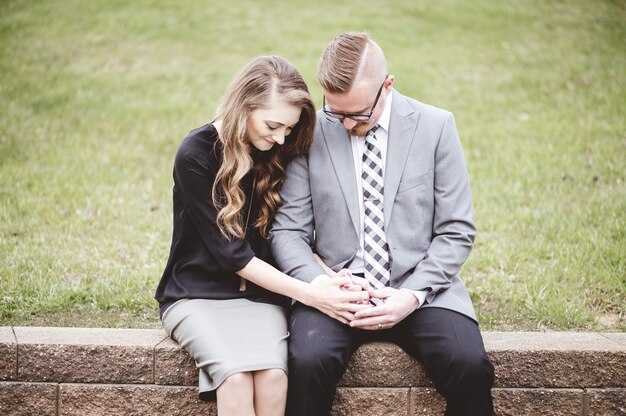 How fear of commitment delays emotional bonding and trust