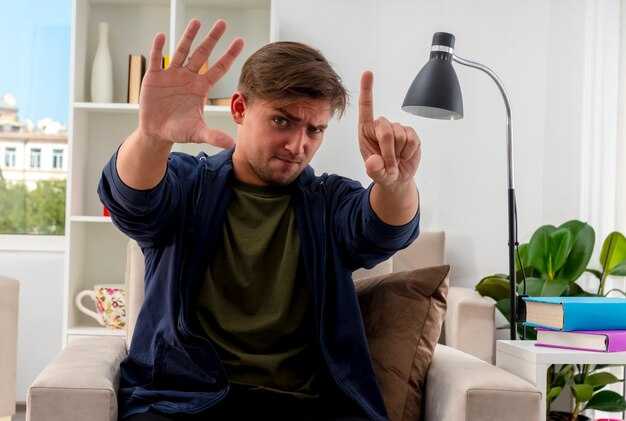 10 Signs He’s Just Not That Into You — How to Tell & Move On