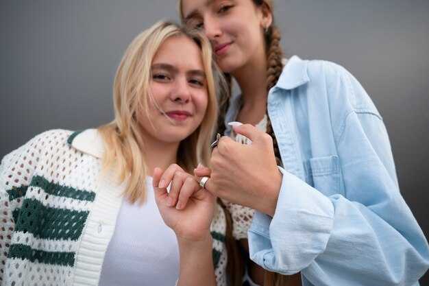 Notice omission patterns: what concrete details to track