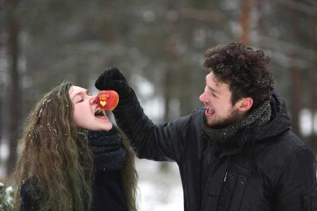 Avoidants Aren’t Cold—They Just Speak THIS Secret Love Language