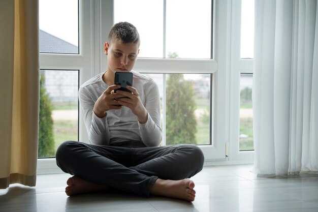 Constantly Scrolling on Your Phone? Why We Can’t Stand Feeling Bored