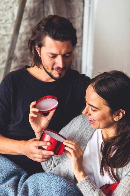Dating Guide: Cynical Tips for the First 6 Months