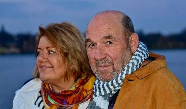 Practical scripts for discussing sex, gender, and pronouns early in dating