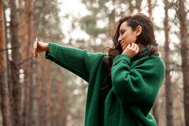 Schedule short conversations outside intimate moments to map preferences and boundaries–five to ten minutes in a relaxed setting works well. Keep notes if helpful, revisit them periodically, and treat consent as a living agreement you both update.