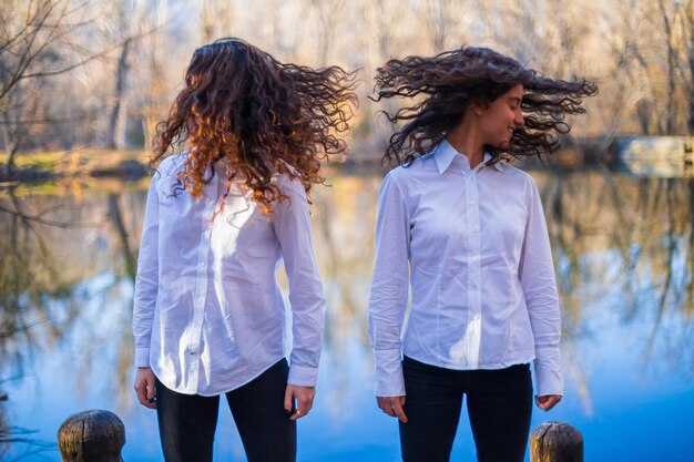 Envy vs Jealousy – Is There a Difference? A Clear Guide