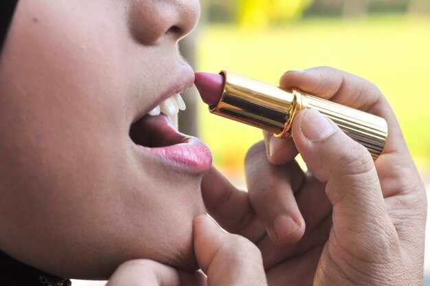 Which demographic shifts reveal lipstick-effect buying habits?