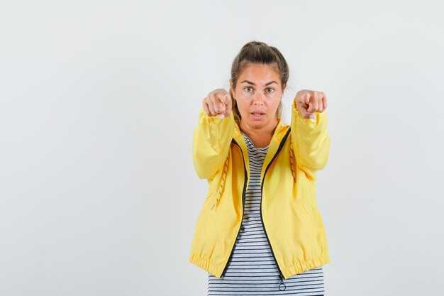 Feel Him Pulling Away？ Avoid This Mistake…