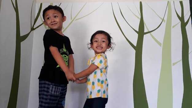 Good Kid Interview – Vulnerability, Community & Independence on Wall