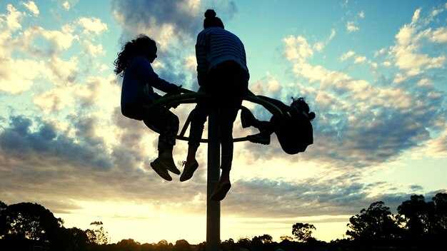 How to Be Vulnerable – Build Courage, Connection, and Growth