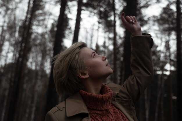 How to Detach When Your Feelings Go TOO FAR