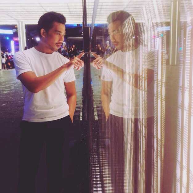 How to Network Like a Pro at Any Event – 9 Key Tips