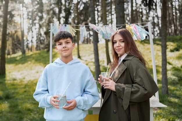 My Boyfriend Is Best Friends With His Ex — How to Cope & Set Boundaries