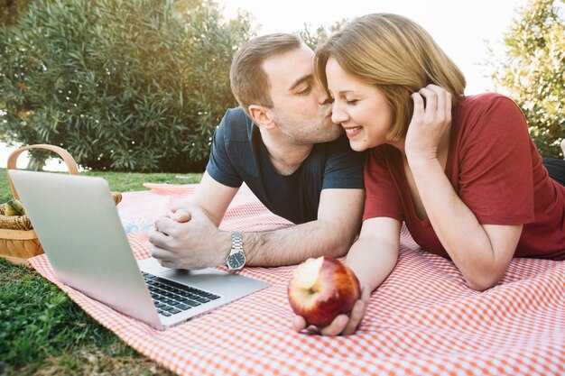Online Dating Safety – 5 Expert-Backed Tips to Stay Safe