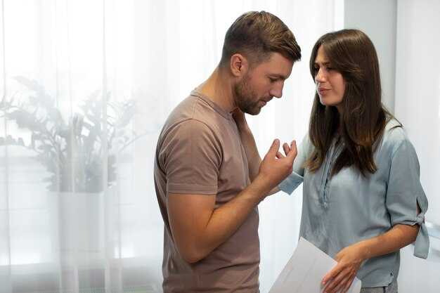 Schedule a weekly 20‑minute check‑in and a 24‑hour response rule: each partner gets eight minutes to speak uninterrupted while the other listens, then two minutes for clarification; use a kitchen timer, silence phones, and write one action you will take before the session ends.