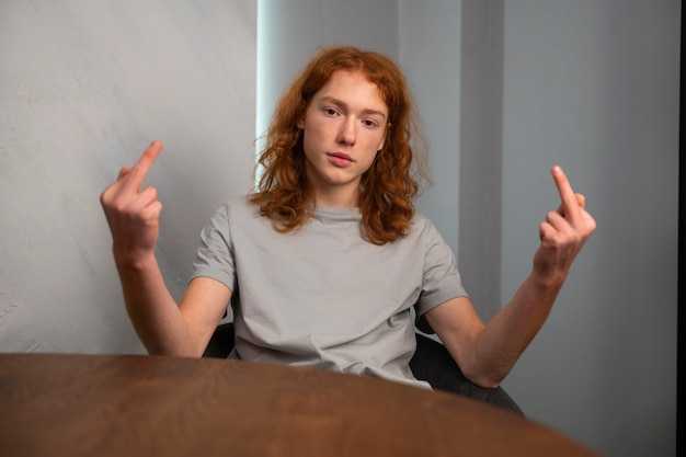 there's always a risk when you take part in 12-step groups or join online meetings made up of people who are there because they have a problem. It's common for attendees to feel attracted to one another, and occasionally relationships develop. Remember, people are in these groups because they have struggles — with substances, with relationships, with honesty, or some combination of those things. So what should you do when someone starts fixating on you, behaving furtively or oddly, and seems unwilling to accept a clear