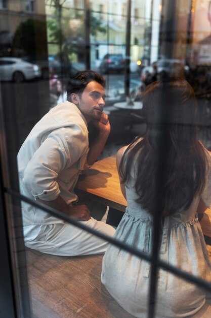 How to recognize love-bombing vs. genuine interest