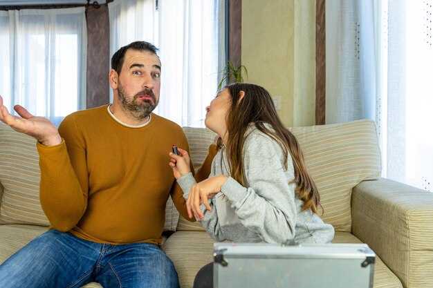 When Your Parents Don’t Approve of Your Relationship – 9 Practical Tips to Cope & Communicate