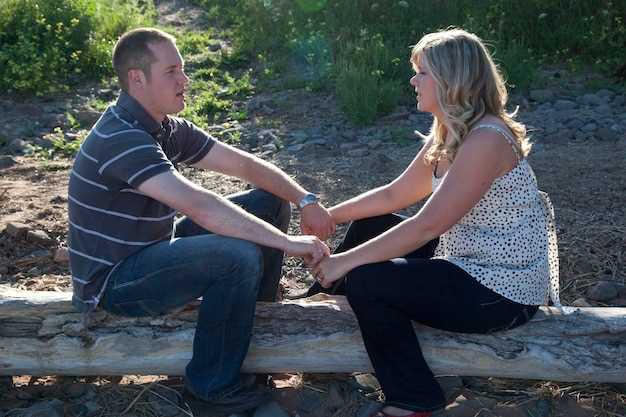 Why Do I Push My Partner Away Even Though I Love Them – Causes, Signs, and Ways to Reconnect