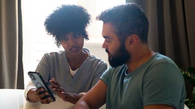 Practical Signs and Reasons Men Choose Text-ationships