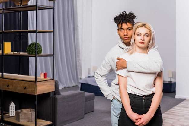 Why Men Don't Tell You You're Pretty — 7 Reasons & Relationship Tips