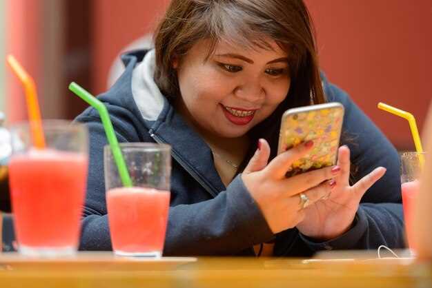Why You’re Obsessed with Checking Your Partner’s Phone – How to Break the Unhealthy Habit