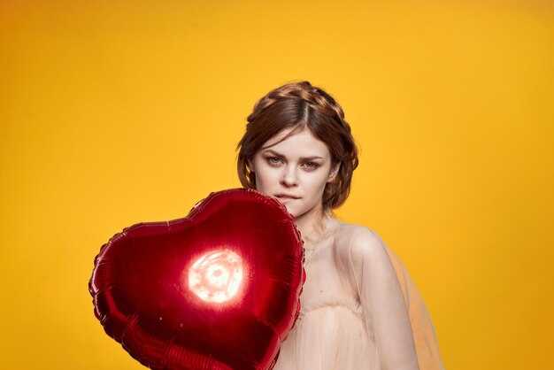 YOUR BODY IS SCREAMING： The Hidden Damage of Loving an Avoidant.