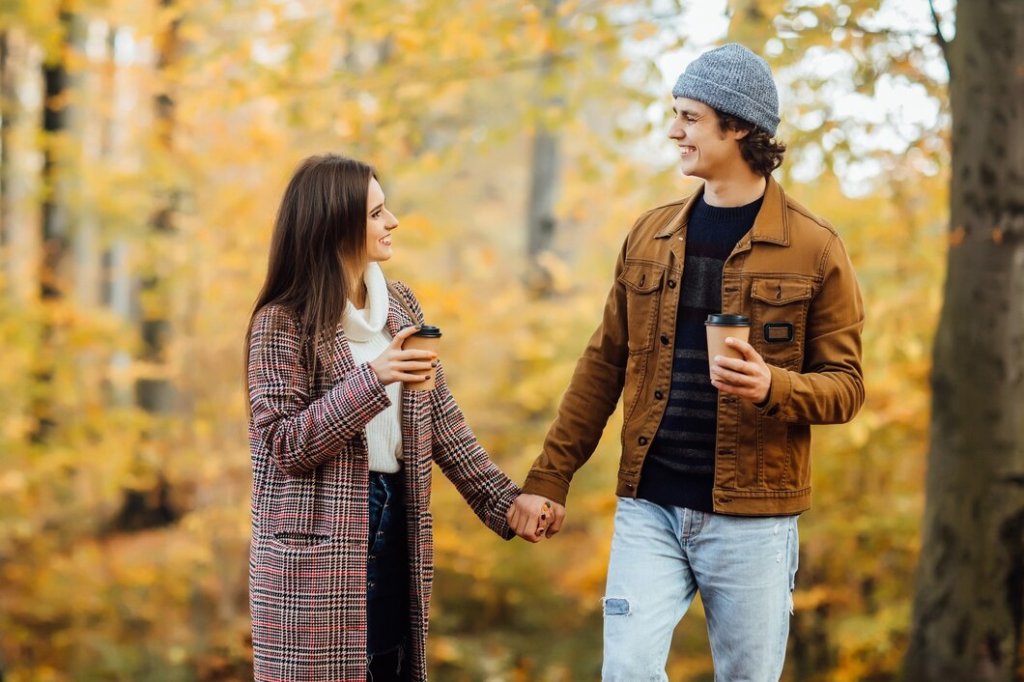 Principais sinais de que um primeiro encontro correu bem: Como saber se o amor está nas cartas